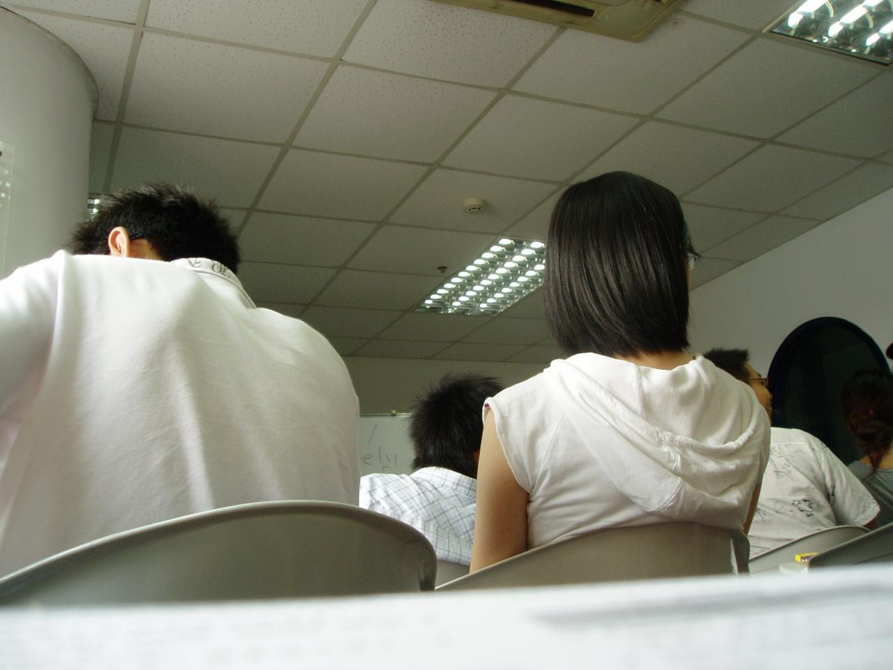 我在环亚西文现代英语试听的感受 - 橙衣少年 - 跟着我勇敢地走下去 我在环亚西文现代英语试听的感受 - 橙衣少年 - 跟着我勇敢地走下去